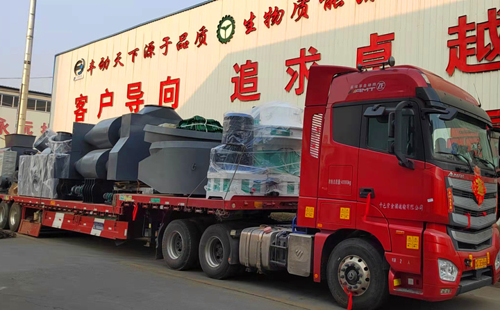 山東金格瑞鋸末顆粒機生產(chǎn)線設(shè)備發(fā)貨現(xiàn)場