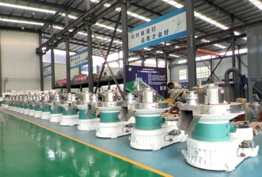 新手開(kāi)顆粒廠(chǎng)，該選小型還是大型木屑顆粒機(jī)？